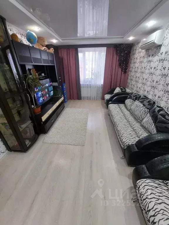 2-к кв. Воронежская область, Богучар 10 (56.0 м) - Фото 1