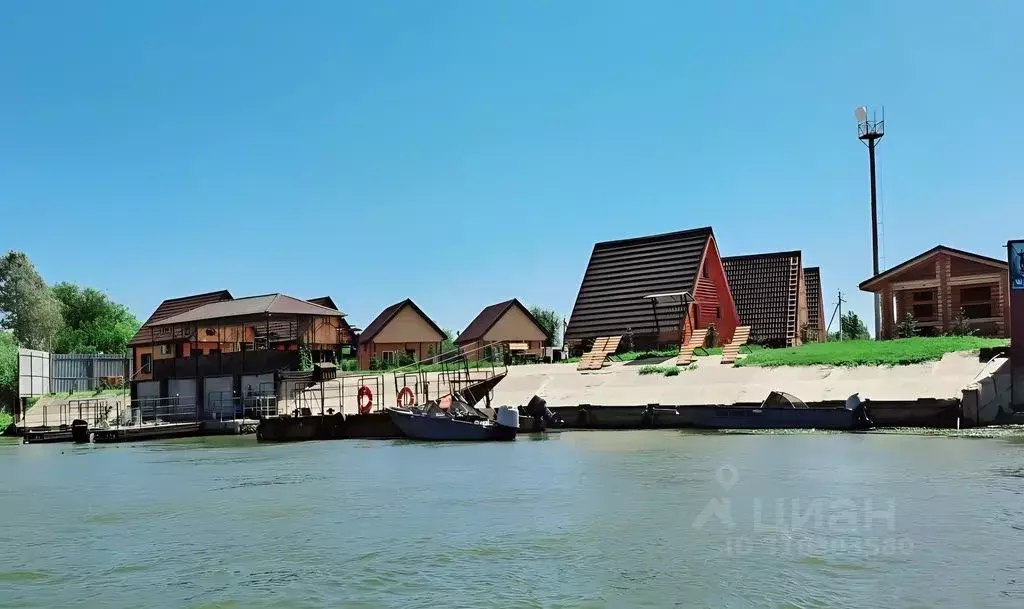 Дом в Астраханская область, Икрянинский район, с. Мумра ул. Дудкина, ... - Фото 0