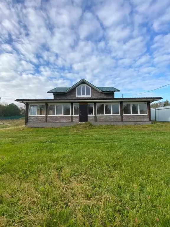 Дом в Ленинградская область, Лужский район, пос. Скреблово ул. 9-я ... - Фото 1
