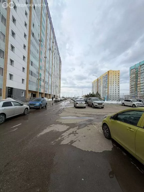 3-комнатная квартира: Сыктывкар, Октябрьский проспект, 218 (66.1 м) - Фото 1