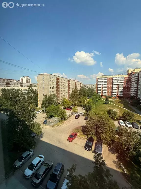 3-комнатная квартира: Екатеринбург, Сиреневый бульвар, 21 (58.7 м) - Фото 0