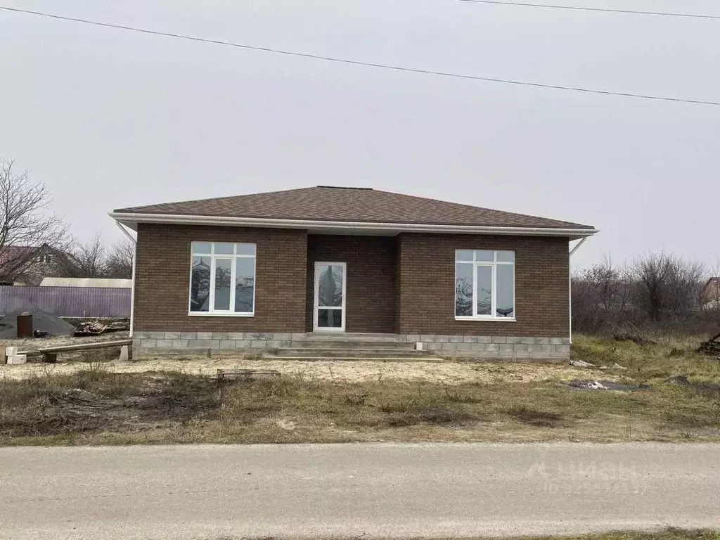 Дом в Белгородская область, Старооскольский городской округ, с. ... - Фото 1