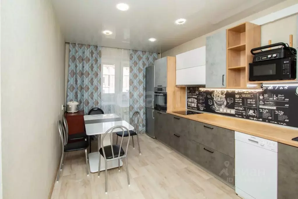 3-к кв. Кемеровская область, Новокузнецк ул. Звездова, 22 (66.5 м) - Фото 1