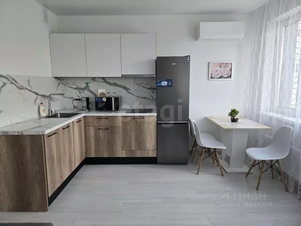 Студия Тюменская область, Тюмень ул. Андрея Кореневского, 5 (30.0 м) - Фото 1