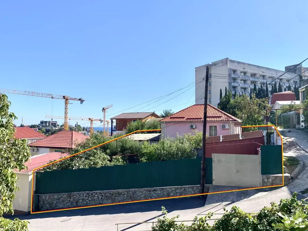 Дом в Крым, Алушта ул. Артиллерийская, 17 (89 м) - Фото 1