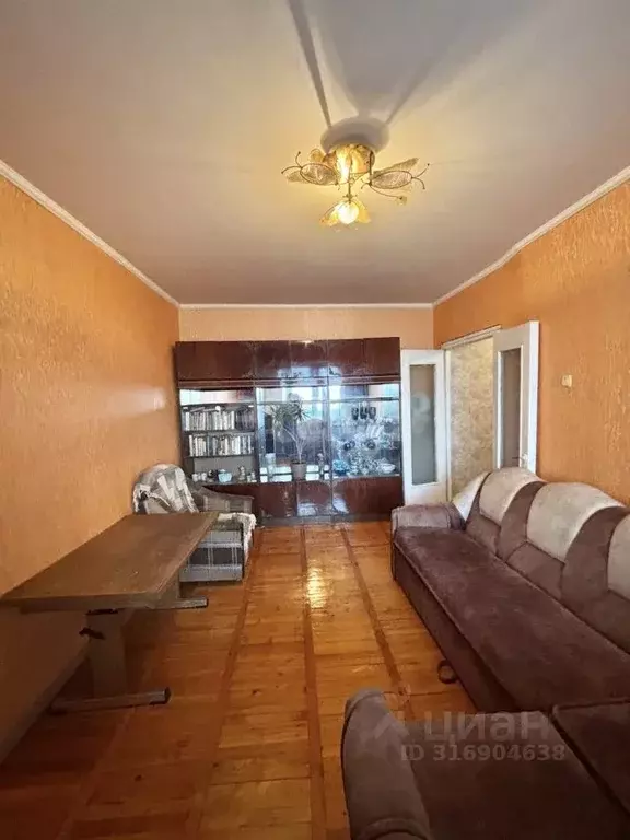 3-к кв. Белгородская область, Алексеевка Республиканская ул., 82 (59.5 ... - Фото 0