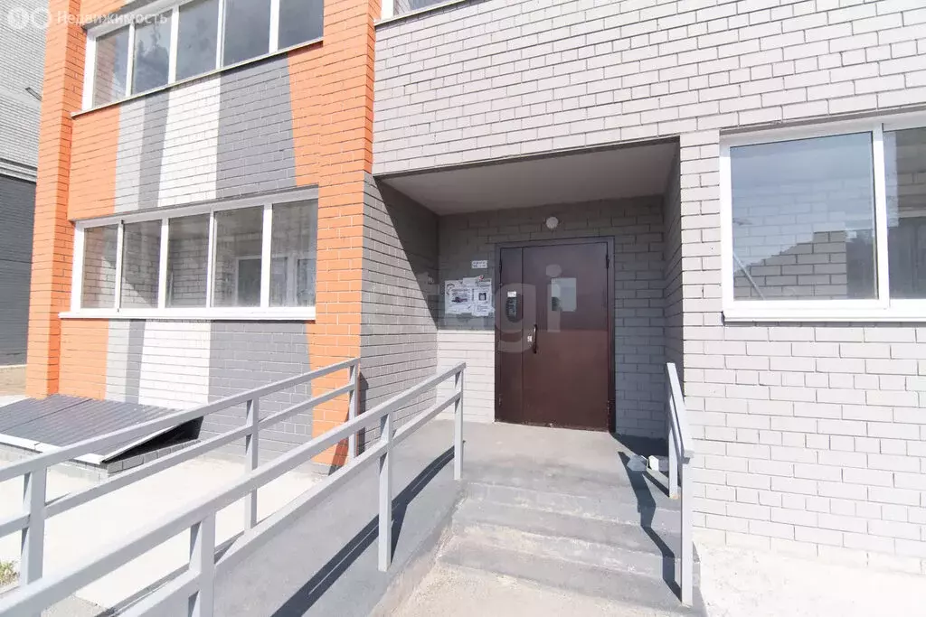 Квартира-студия: Новоалтайск, улица Титова, 8к1 (32 м) - Фото 2