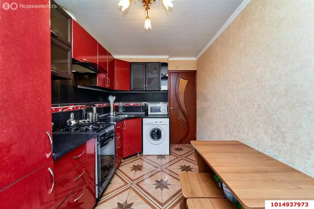 3-комнатная квартира: Краснодар, микрорайон Центральный, ... - Фото 0