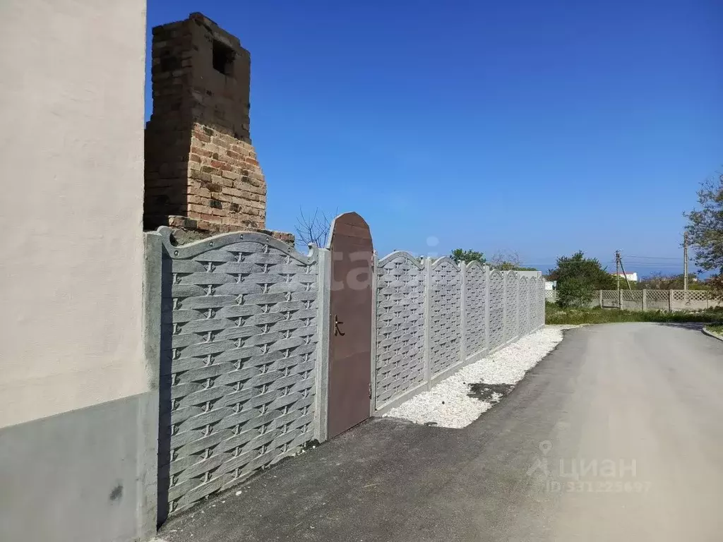 4-к кв. Крым, Черноморское пгт ул. Армейская, 1 (67.4 м) - Фото 1