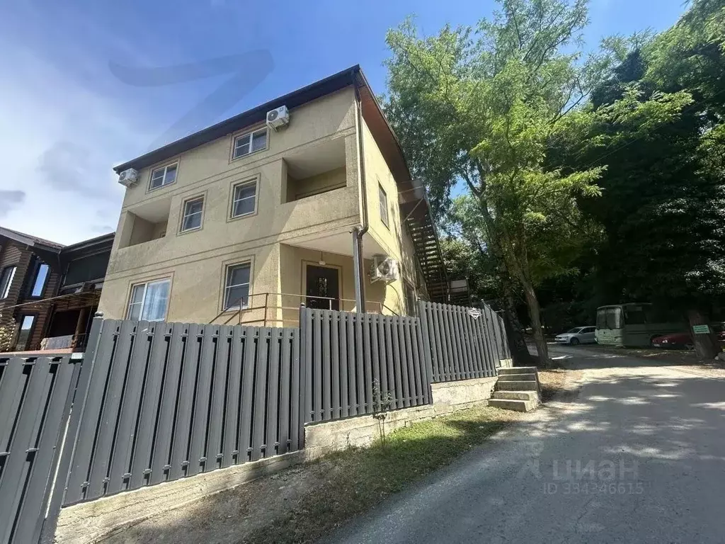 Дом в Краснодарский край, Геленджик городской округ, Джанхот хут. ул. ... - Фото 1