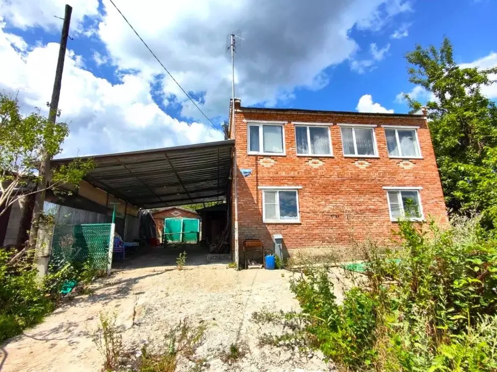 Дом в Краснодарский край, Апшеронск ул. Баумана (130 м) - Фото 1