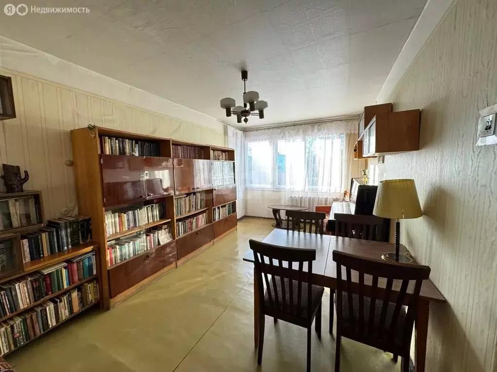 3-комнатная квартира: Псков, исторический район Завеличье, Мирная ... - Фото 1