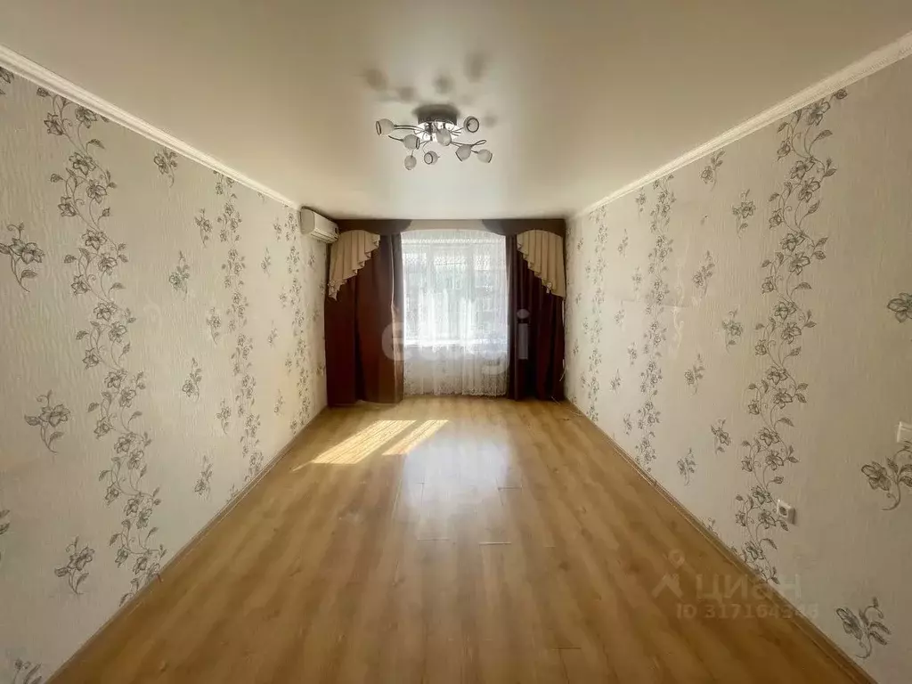2-к кв. Краснодарский край, Ейск Октябрьская ул. (55.0 м) - Фото 0