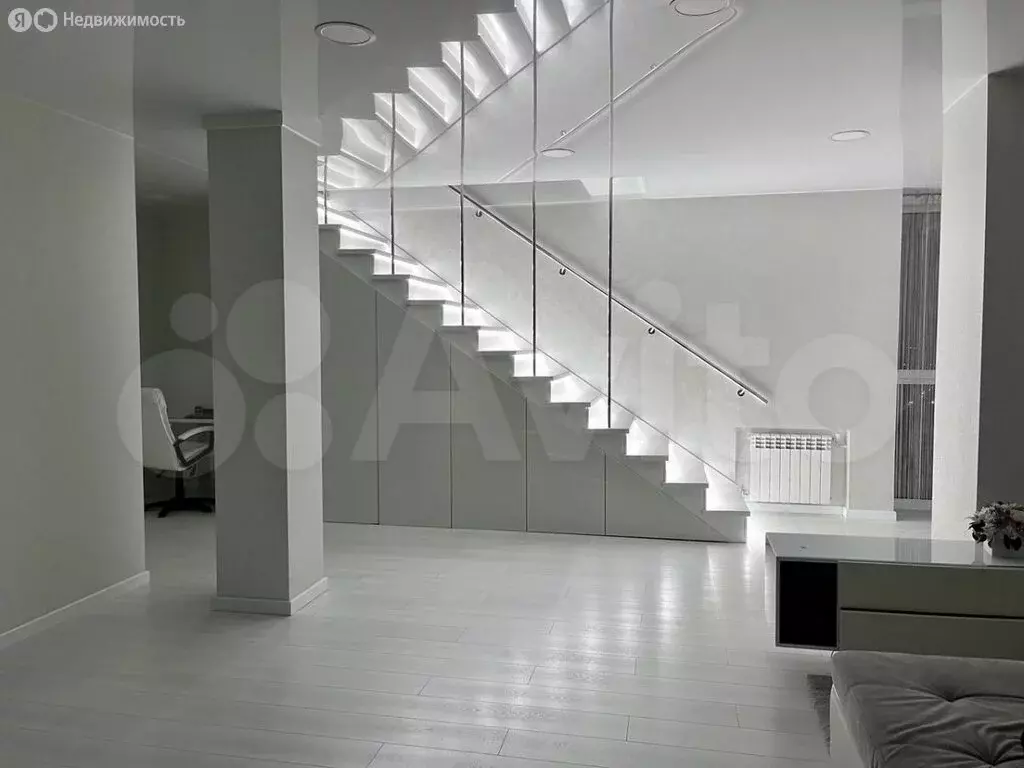 2-комнатная квартира: Омск, проспект Комарова, 15к1 (130.7 м) - Фото 2