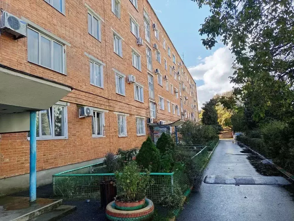 2-к кв. Адыгея, Майкоп ул. Герцена, 100 (49.3 м) - Фото 0