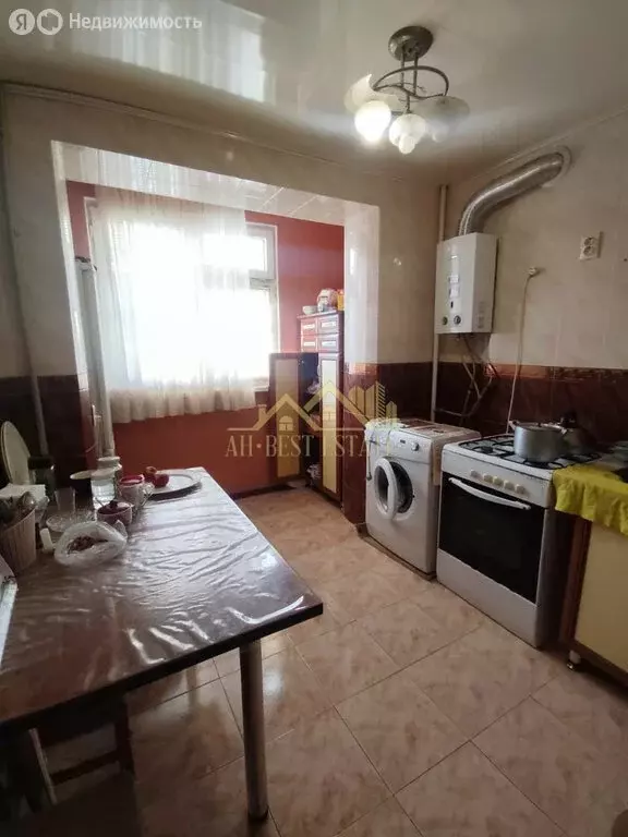 3-комнатная квартира: Владикавказ, улица Черняховского, 29к2 (75 м) - Фото 0