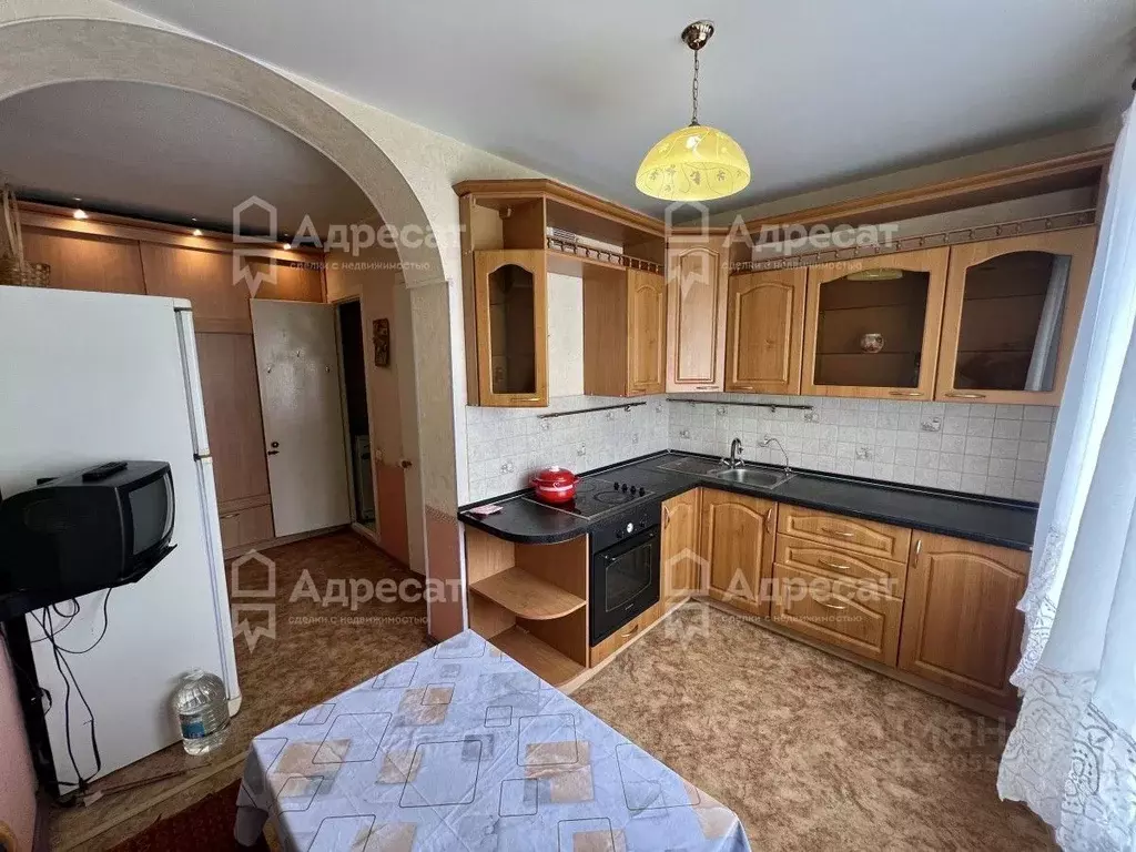 2-к кв. Волгоградская область, Волгоград ул. Кирова, 98А (50.0 м) - Фото 1