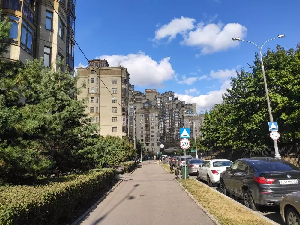 Гараж в Москва Шуваловский жилой комплекс (14.2 м) - Фото 0