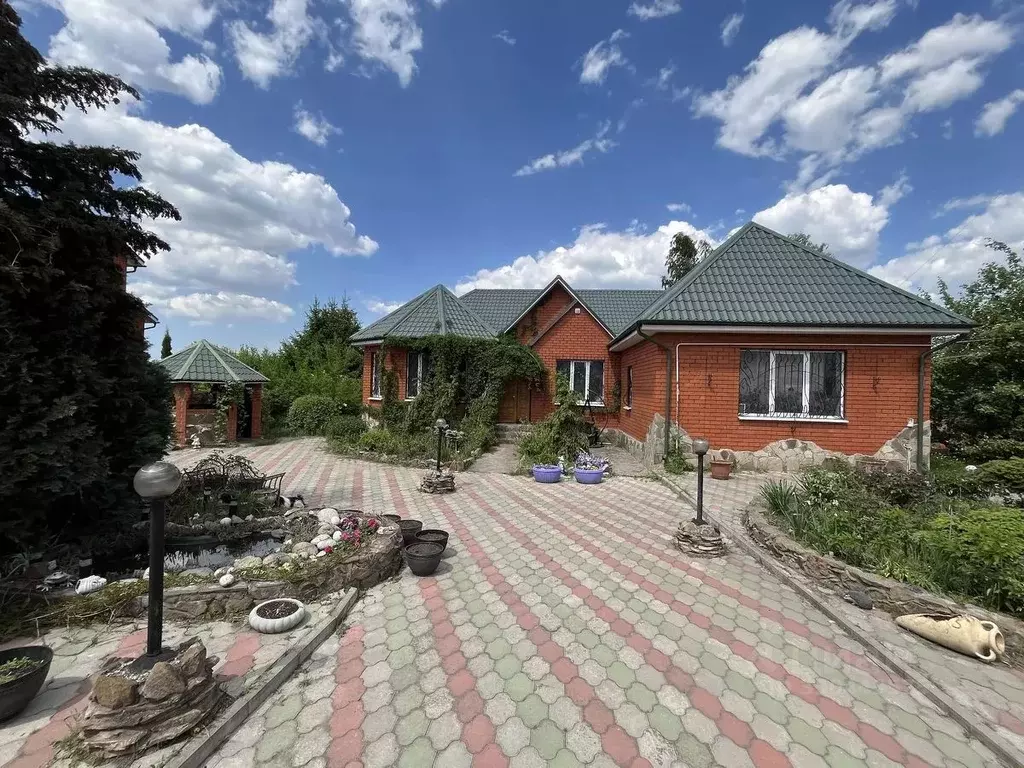 Дом в Курская область, Курск Есенинская ул. (159 м) - Фото 0