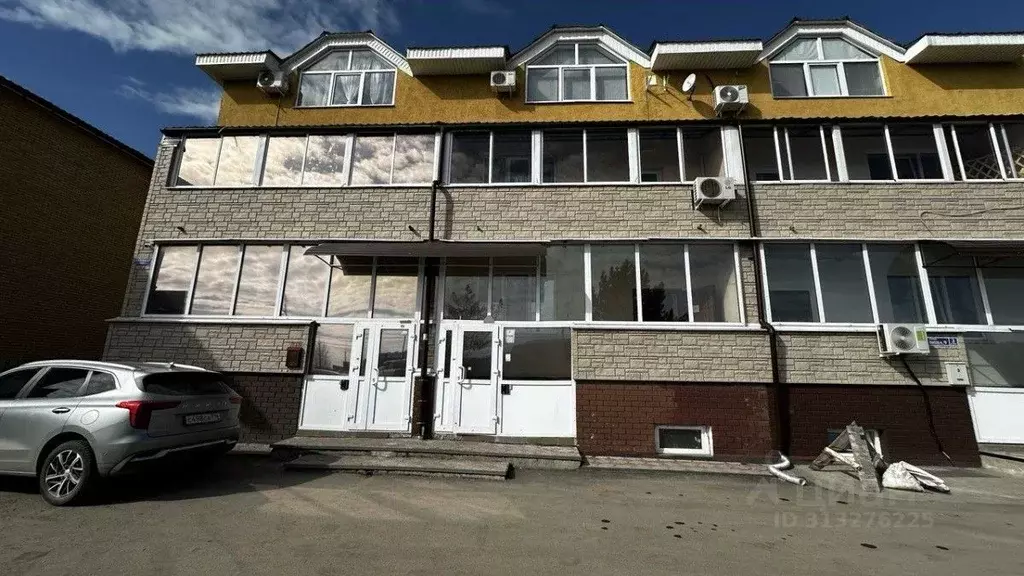 Помещение свободного назначения в Татарстан, Набережные Челны ул. ... - Фото 1