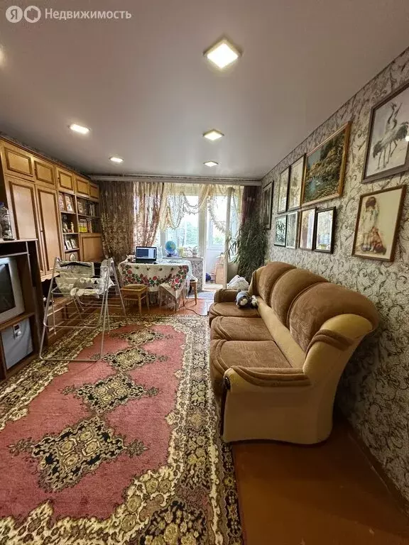 2-комнатная квартира: Кирово-Чепецк, Сосновая улица, 6 (50 м) - Фото 1