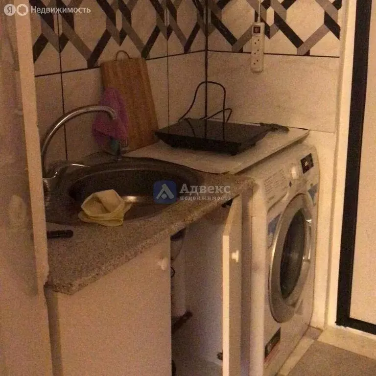 Квартира-студия: Тюмень, проезд Геологоразведчиков, 46 (20 м) - Фото 1