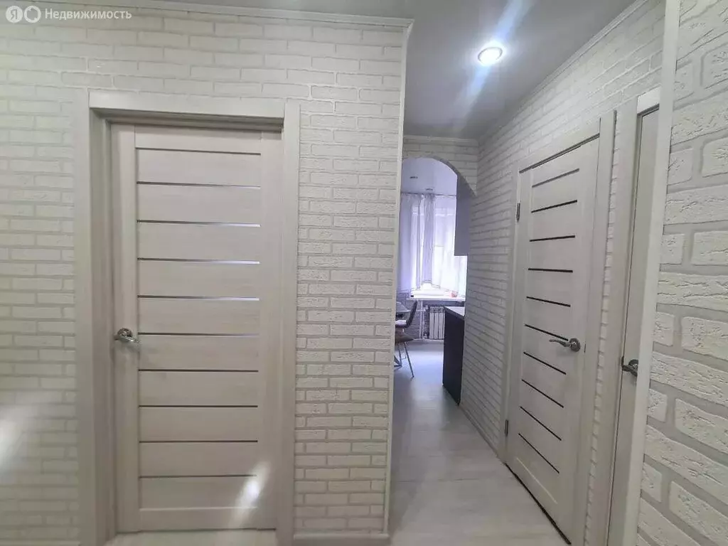 2-комнатная квартира: Чебаркуль, улица Крылова, 14А (41 м) - Фото 1