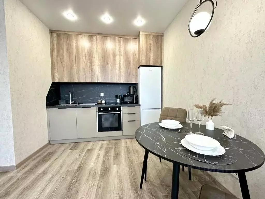 1-к кв. Тюменская область, Тюмень ул. Фармана Салманова, 5 (41.0 м) - Фото 2