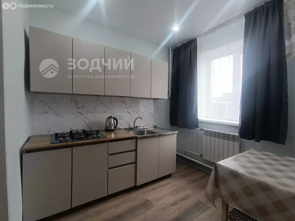 3-комнатная квартира: посёлок городского типа Урмары, улица Ленина, 51 ... - Фото 1