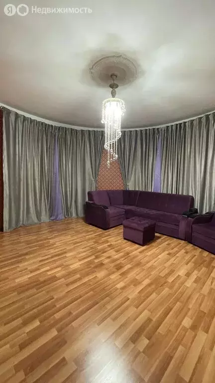 2-комнатная квартира: Махачкала, проспект Амет-хана Султана, 7 (80 м) - Фото 1