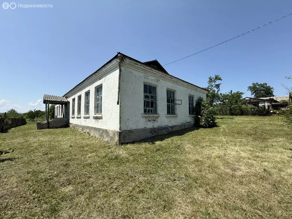 Дом в станица Спокойная, улица Калинина, 77 (245 м) - Фото 1