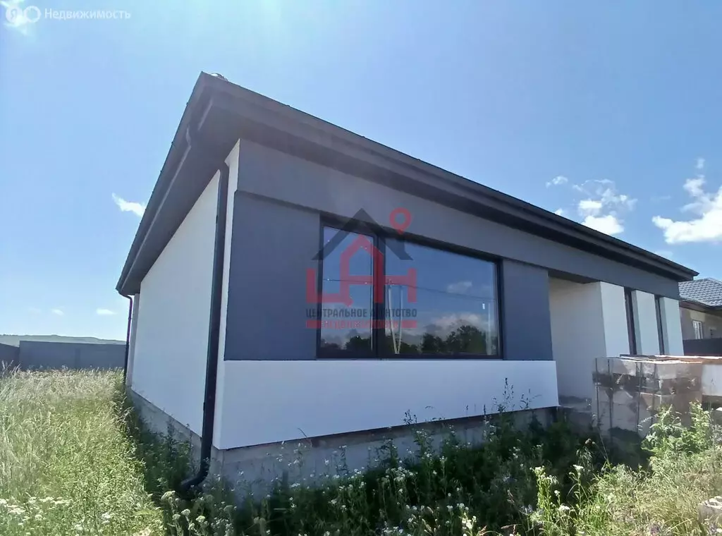 Дом в станица Ессентукская, улица им. Николая Овчинникова (150 м) - Фото 0