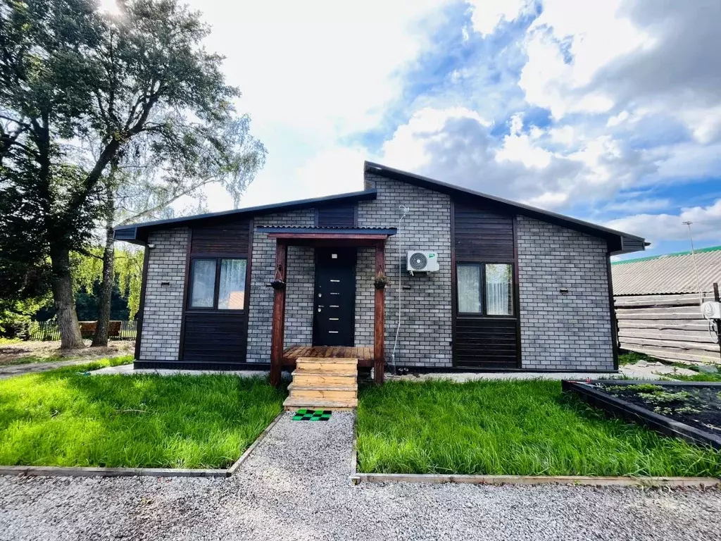 Дом в Орловская область, Орловский район, пос. Крутовский ул. ... - Фото 1