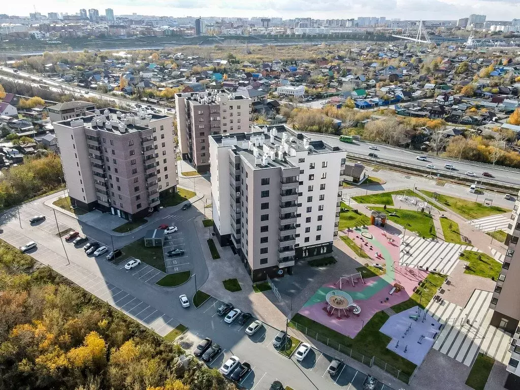 3-комнатная квартира: Тюмень, 2-я Луговая улица, 22к3 (99 м) - Фото 0