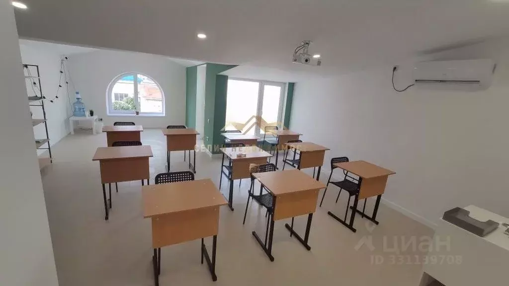 Торговая площадь в Крым, Евпатория просп. Победы, 59 (47 м) - Фото 1