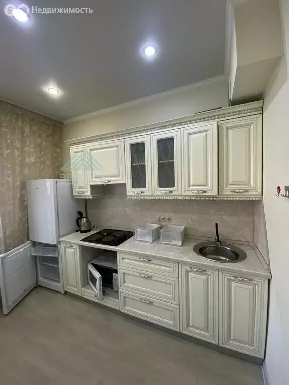 1-комнатная квартира: Абакан, улица Авиаторов, 2 (32 м) - Фото 1