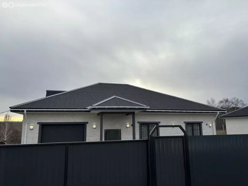 Дом в Мамоны, микрорайон Западный, Черёмуховая улица (220 м) - Фото 1