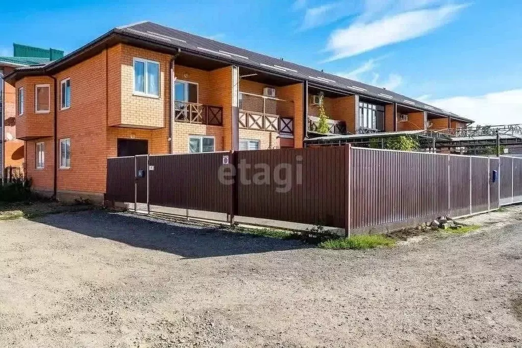 Таунхаус в Адыгея, Тахтамукайский район, Старобжегокайское с/пос, ... - Фото 1