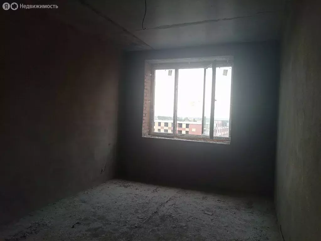 3-комнатная квартира: Владикавказ, улица Курсантов-Кировцев, 29к3 (180 ... - Фото 1