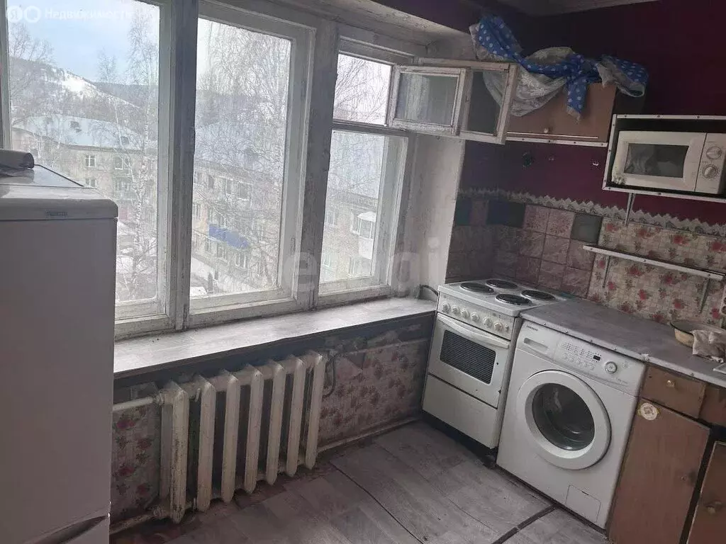 3-комнатная квартира: Миньяр, улица Горького, 112 (62.5 м) - Фото 0