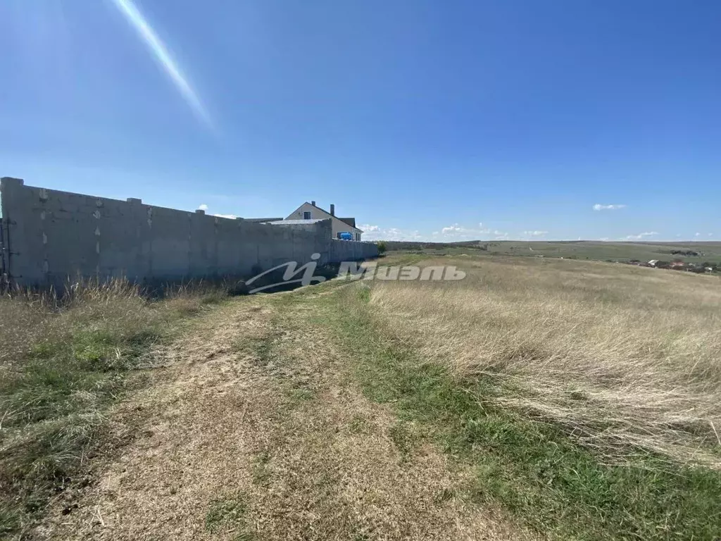 Участок в Крым, Симферопольский район, с. Урожайное ул. Таврическая, ... - Фото 1