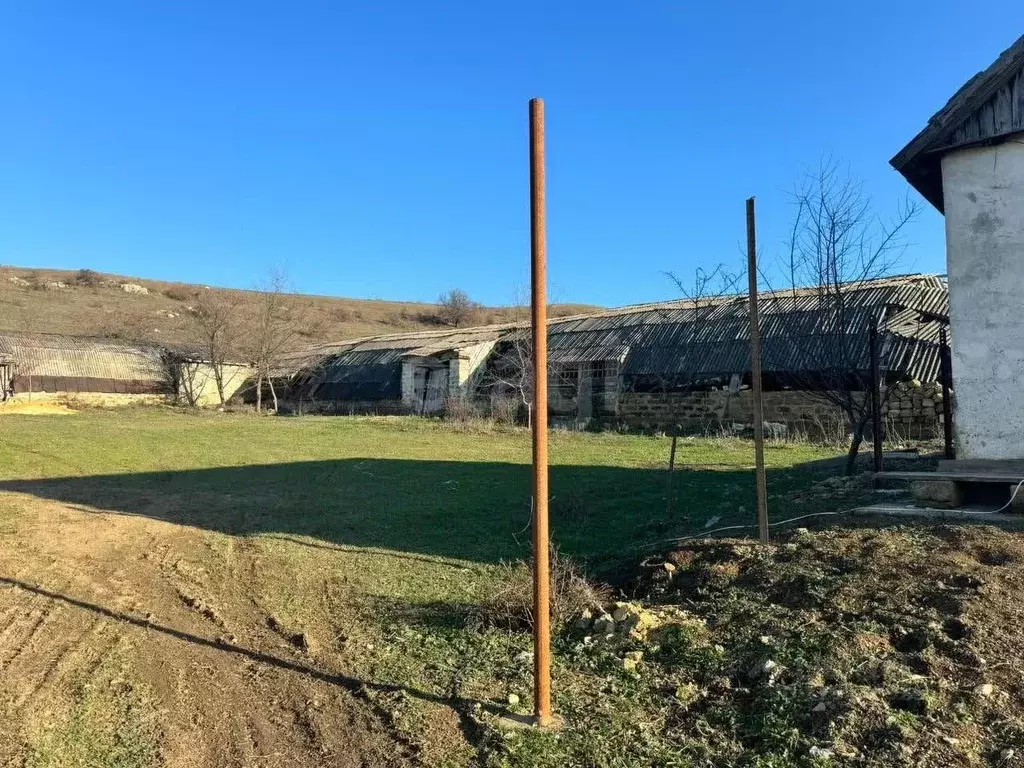 Склад в Крым, Белогорский район, Зеленогорское с/пос, с. Новокленово ... - Фото 2