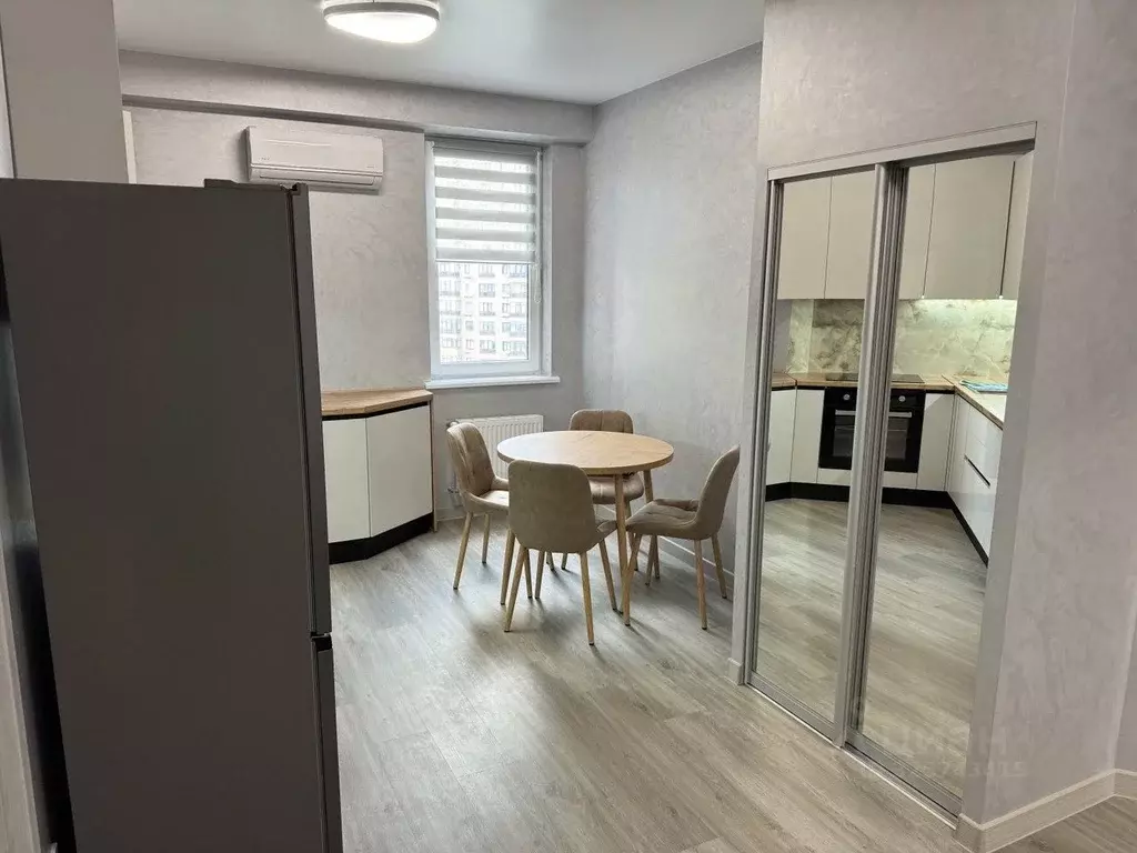 2-к кв. Крым, Симферополь ул. Батурина, 129 (57.5 м) - Фото 2