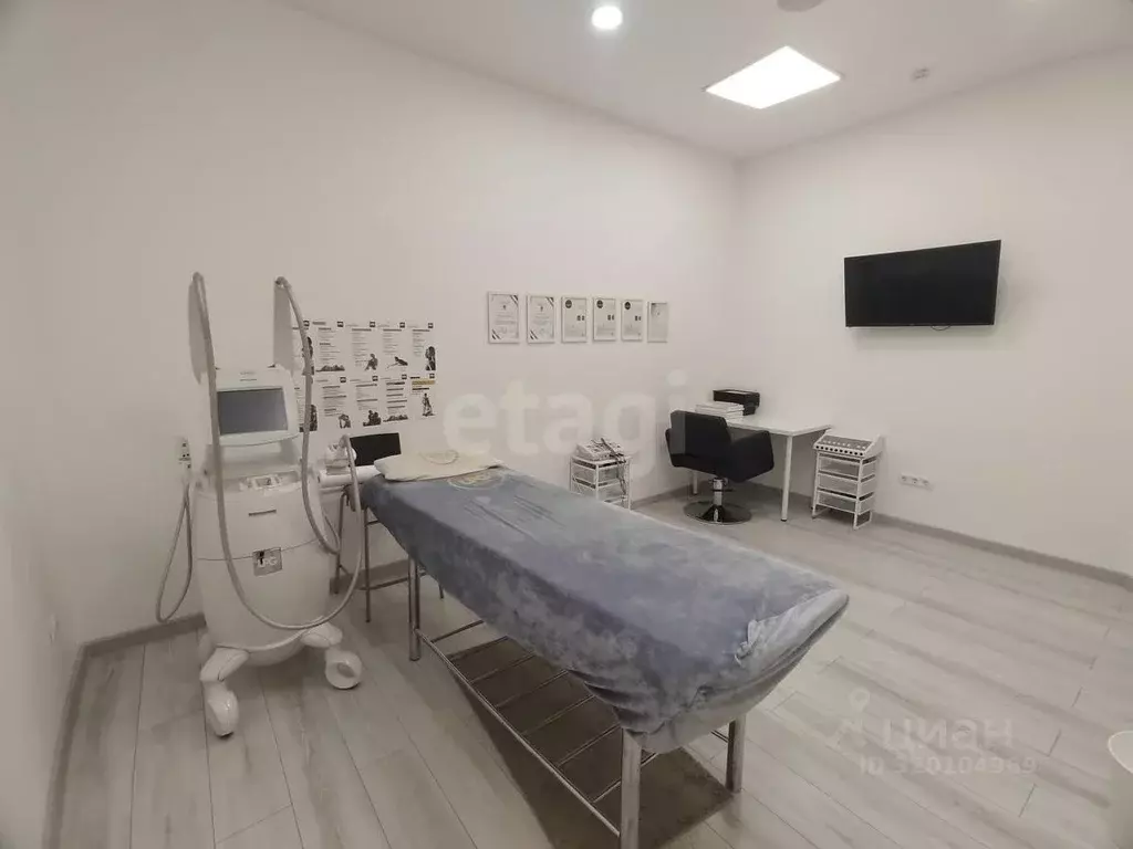 Офис в Ханты-Мансийский АО, Ханты-Мансийск ул. Гагарина, 35 (21 м) - Фото 0