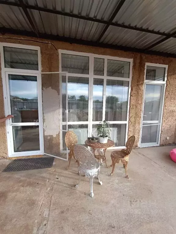 Дом в Крым, Сакский район, с. Воробьево ул. 30 лет Победы, 34 (164 м) - Фото 1