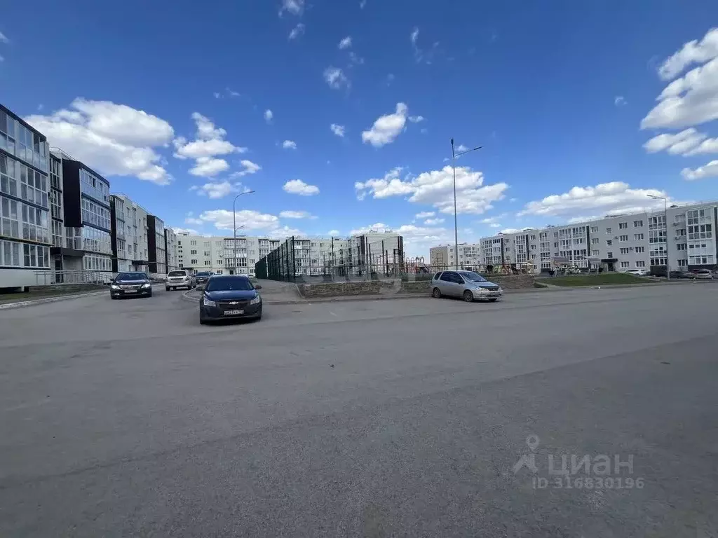 3-к кв. Башкортостан, Уфимский район, с. Миловка ул. Довлатова, 4 ... - Фото 0