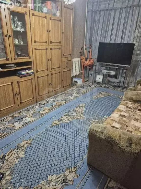 3-комнатная квартира: Новый Уренгой, улица Геологоразведчиков, 16Д ... - Фото 1