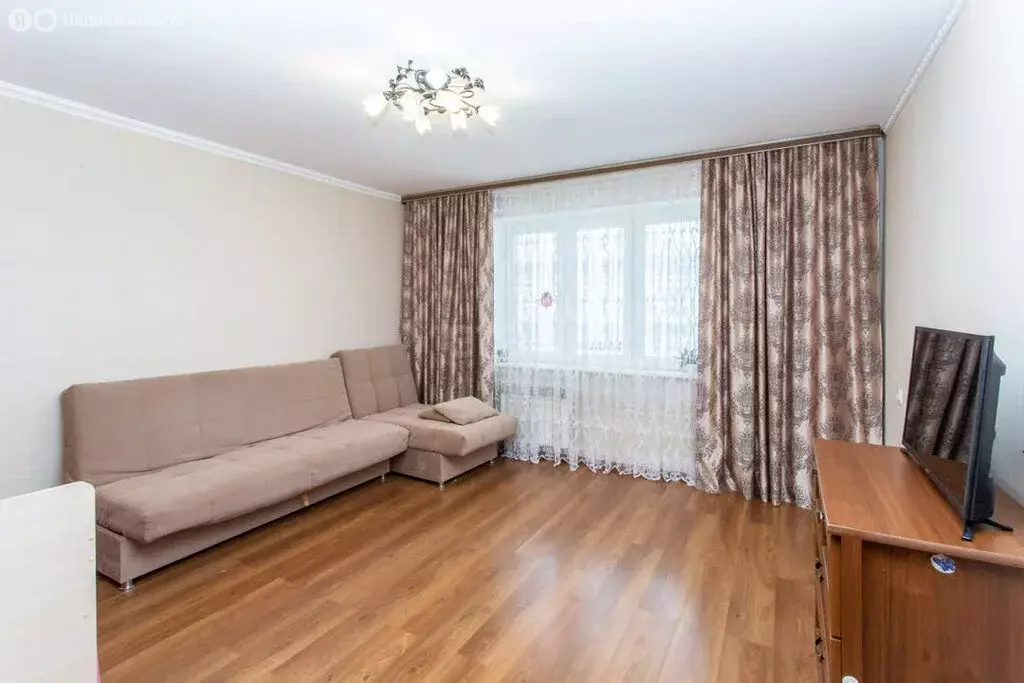 2-комнатная квартира: Тобольск, 4-й микрорайон, 36 (65.1 м) - Фото 1