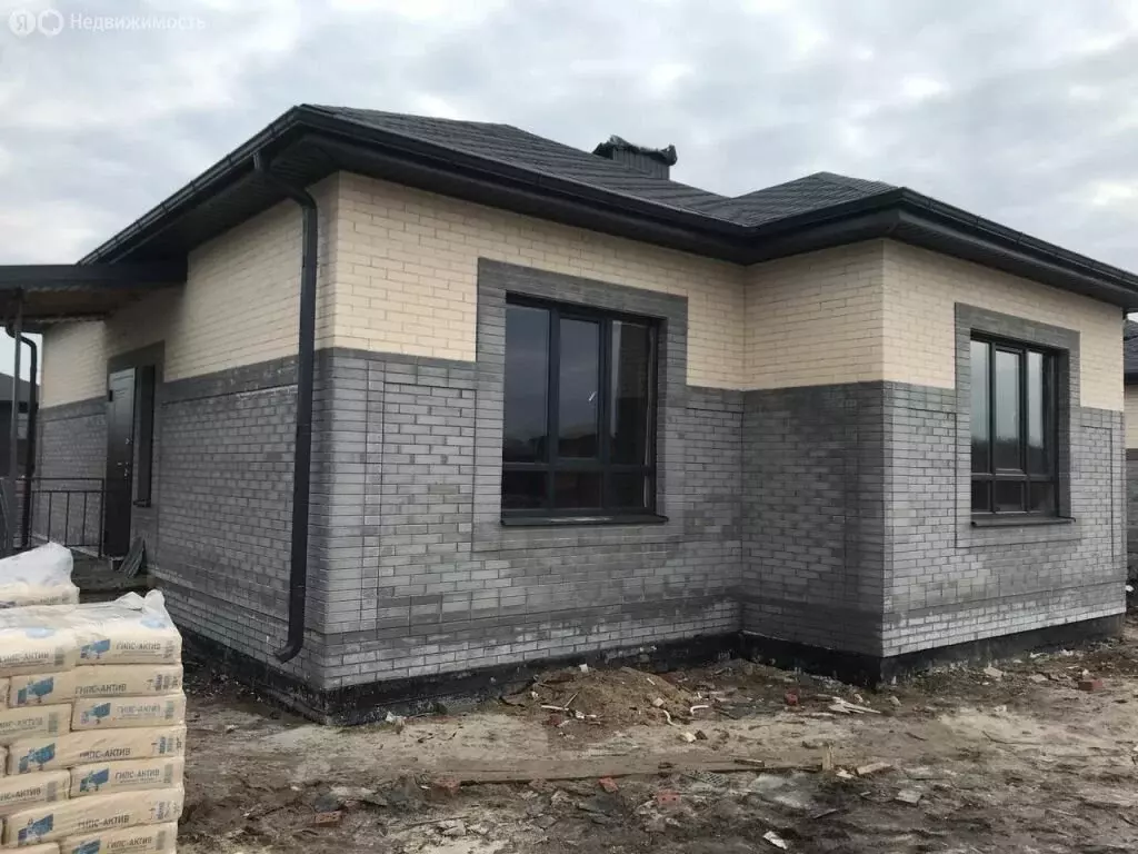 Дом в Ростов-на-Дону, Вятская улица (100 м) - Фото 0