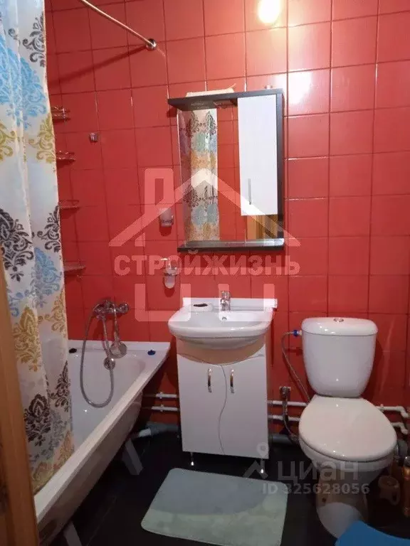 2-к кв. Свердловская область, Екатеринбург ул. Рощинская, 29 (65.0 м) - Фото 2